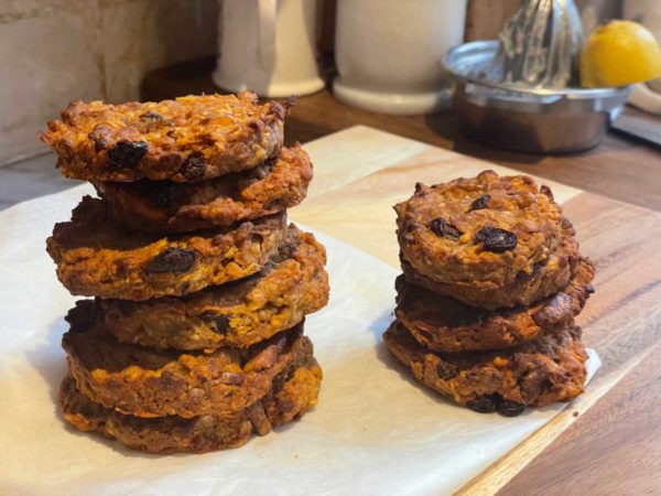 Raw chocolate brownie and awesome raw carrot oat bars - 6th February 2022 - Image 5